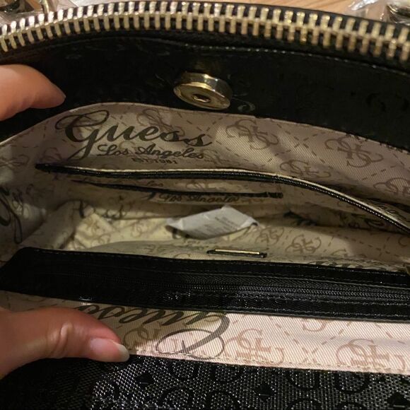 Black guess purse / handbag - Picture 4 of 14